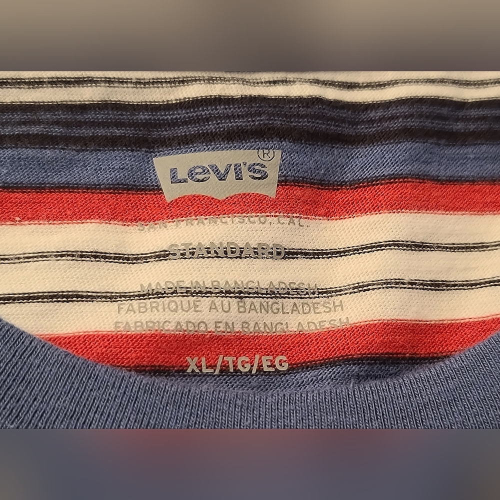 Men’s Levi’s Classic Pocket Striped Blue Red T-shirt - Size XL - Picture 8 of 17